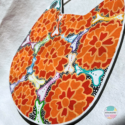 Cempasuchiles y Huesitos – Wooden Cat Plaque