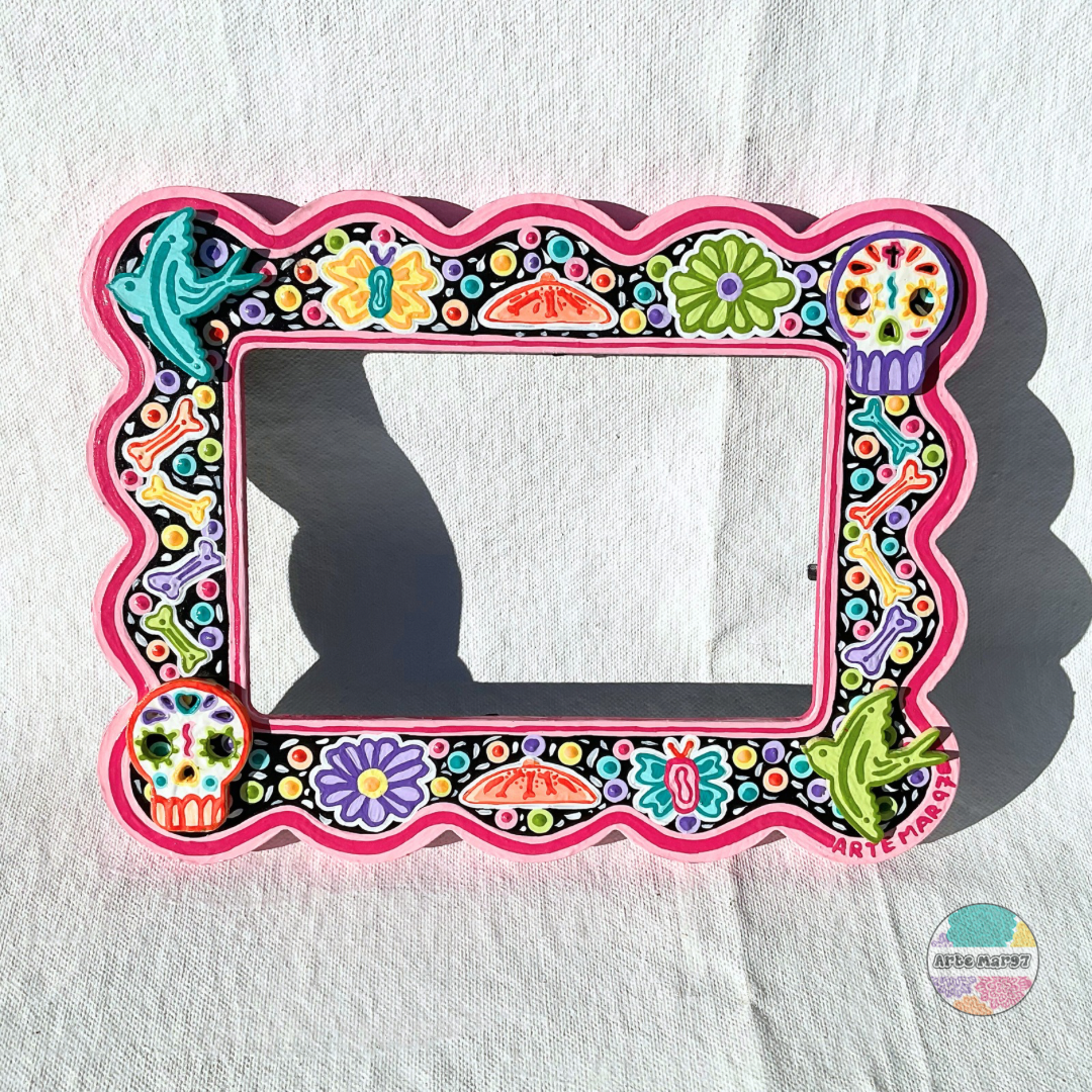 Flores, Mariposas, Pan de Muerto - Wooden Picture Frame