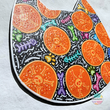 Pan de Muerto y Fish Bones - Wooden Cat Plaque