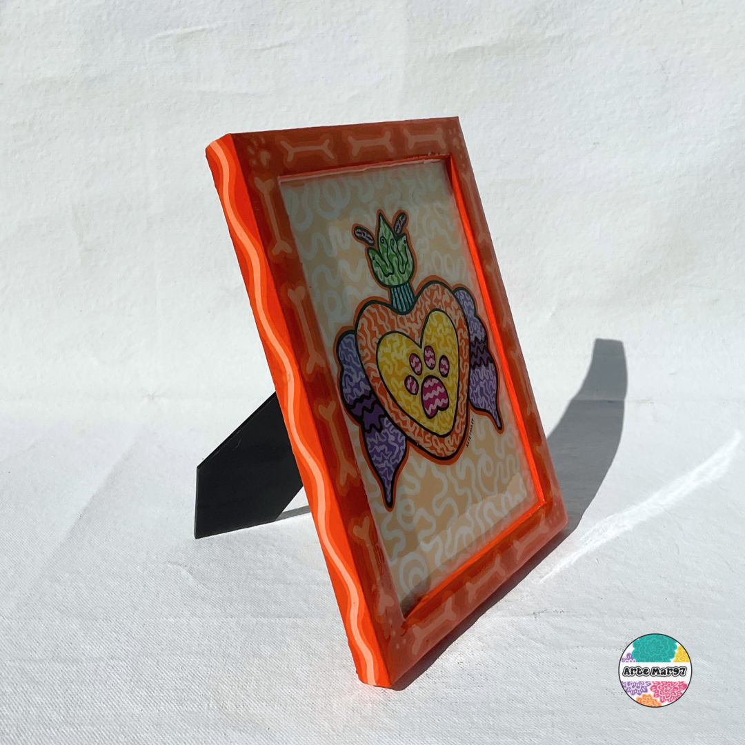 Corazón de Amor -Wood Framed Canvas Art