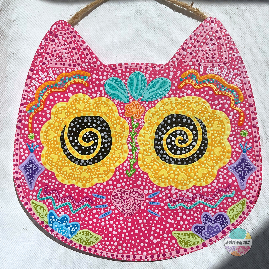 Spiral Cat Eyes – Wooden Cat Plaque